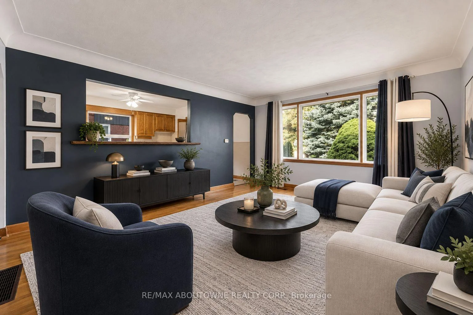 Photo 4 of 67 Wardrope Avenue, Hamilton, Stoney Creek — HOMEH