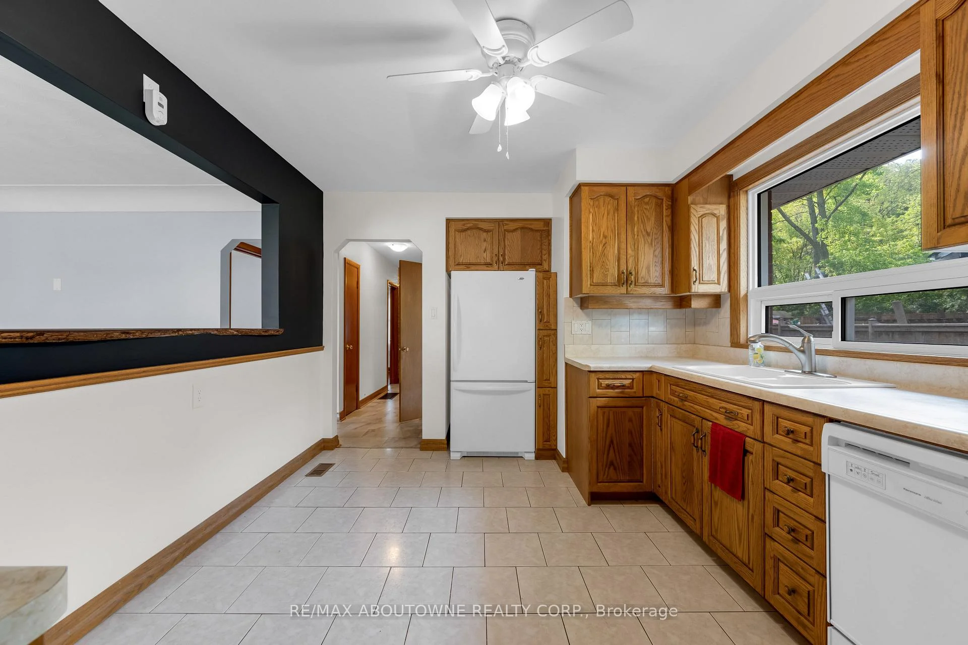 Photo 14 of 67 Wardrope Avenue, Hamilton, Stoney Creek — HOMEH