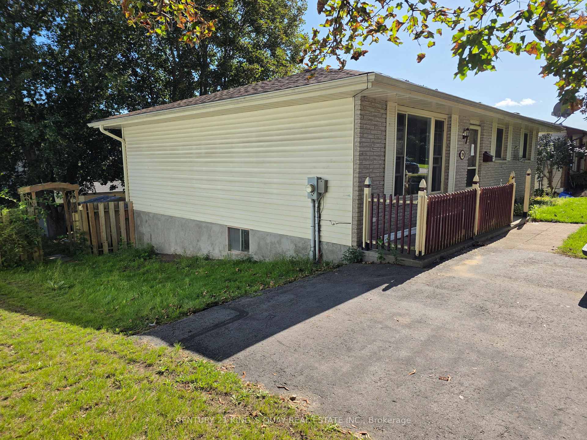 Photo 3 of 29 Van Alstine Drive, Quinte West, Trenton Ward — HOMEH