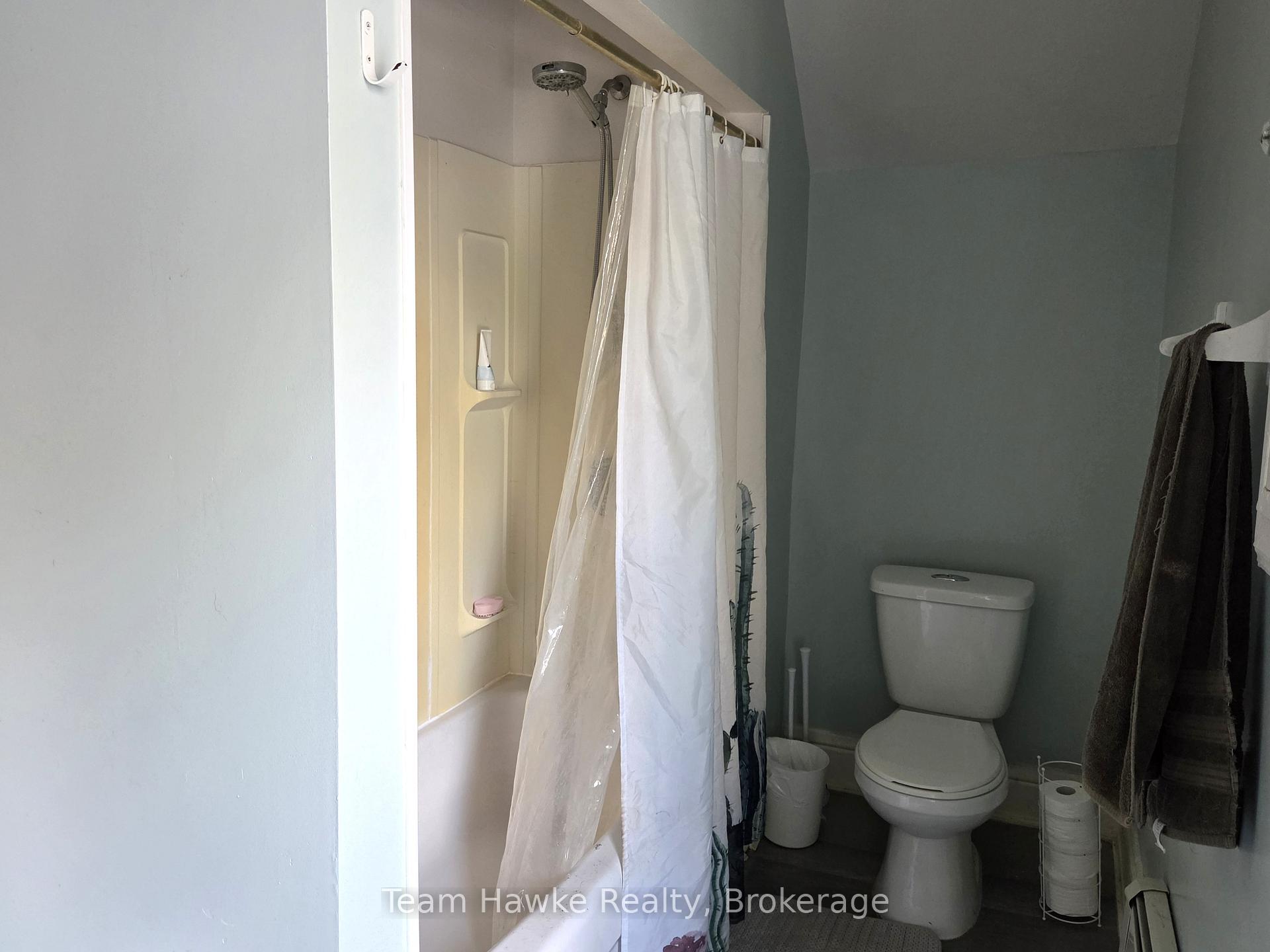 Photo 8 of 405 Dominion Avenue, Midland — HOMEH