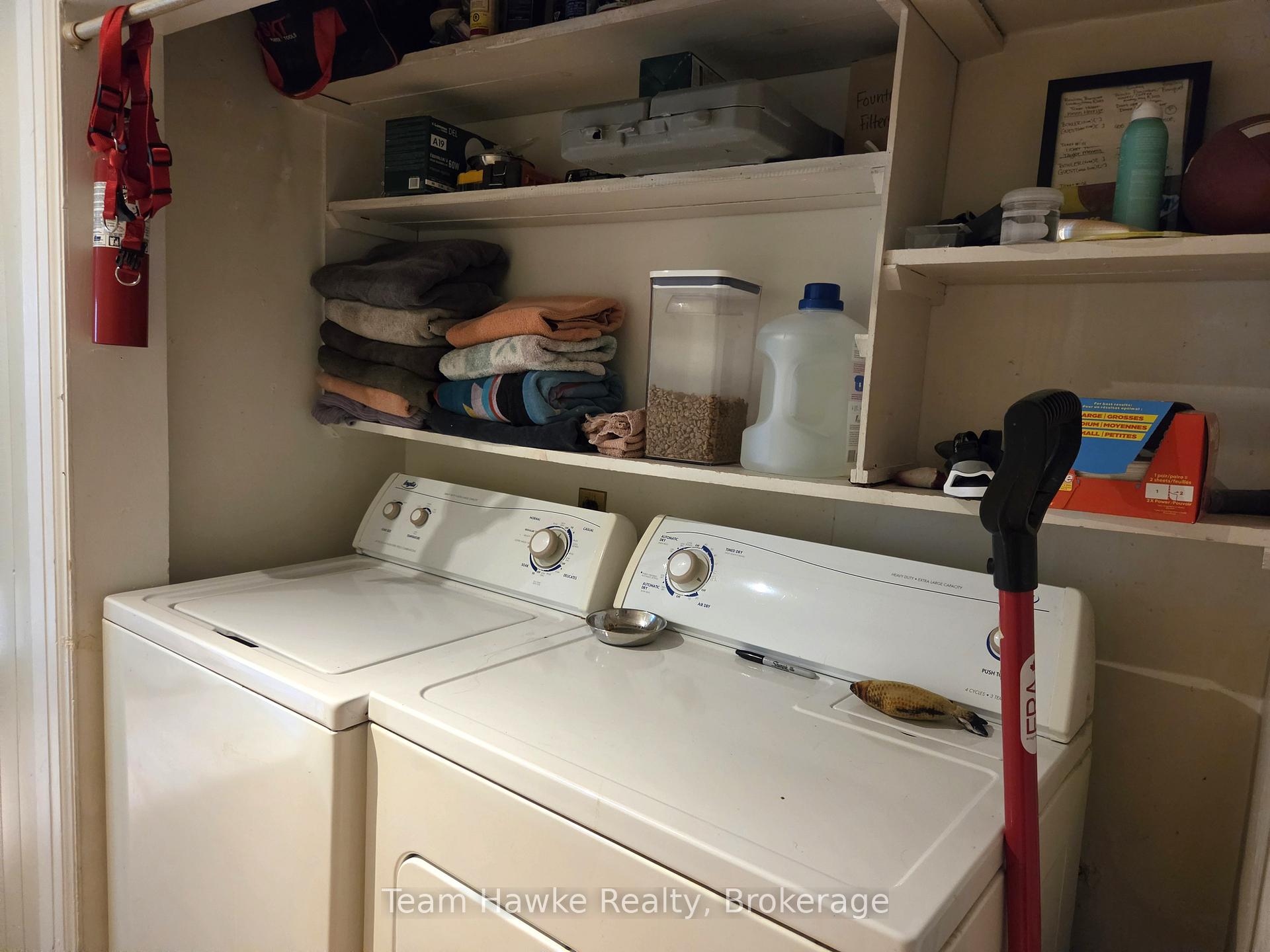Photo 10 of 405 Dominion Avenue, Midland — HOMEH