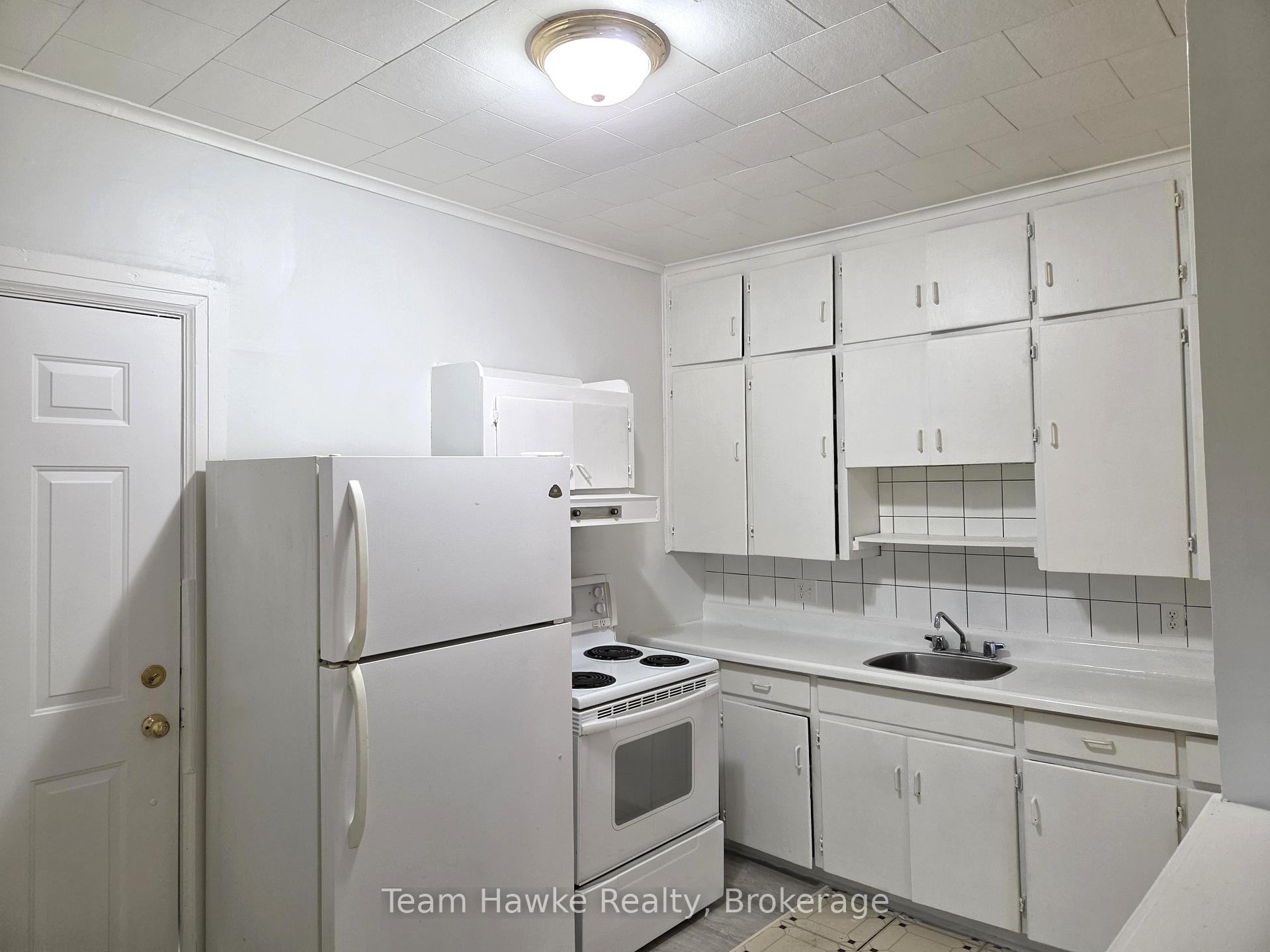 Photo 11 of 405 Dominion Avenue, Midland — HOMEH