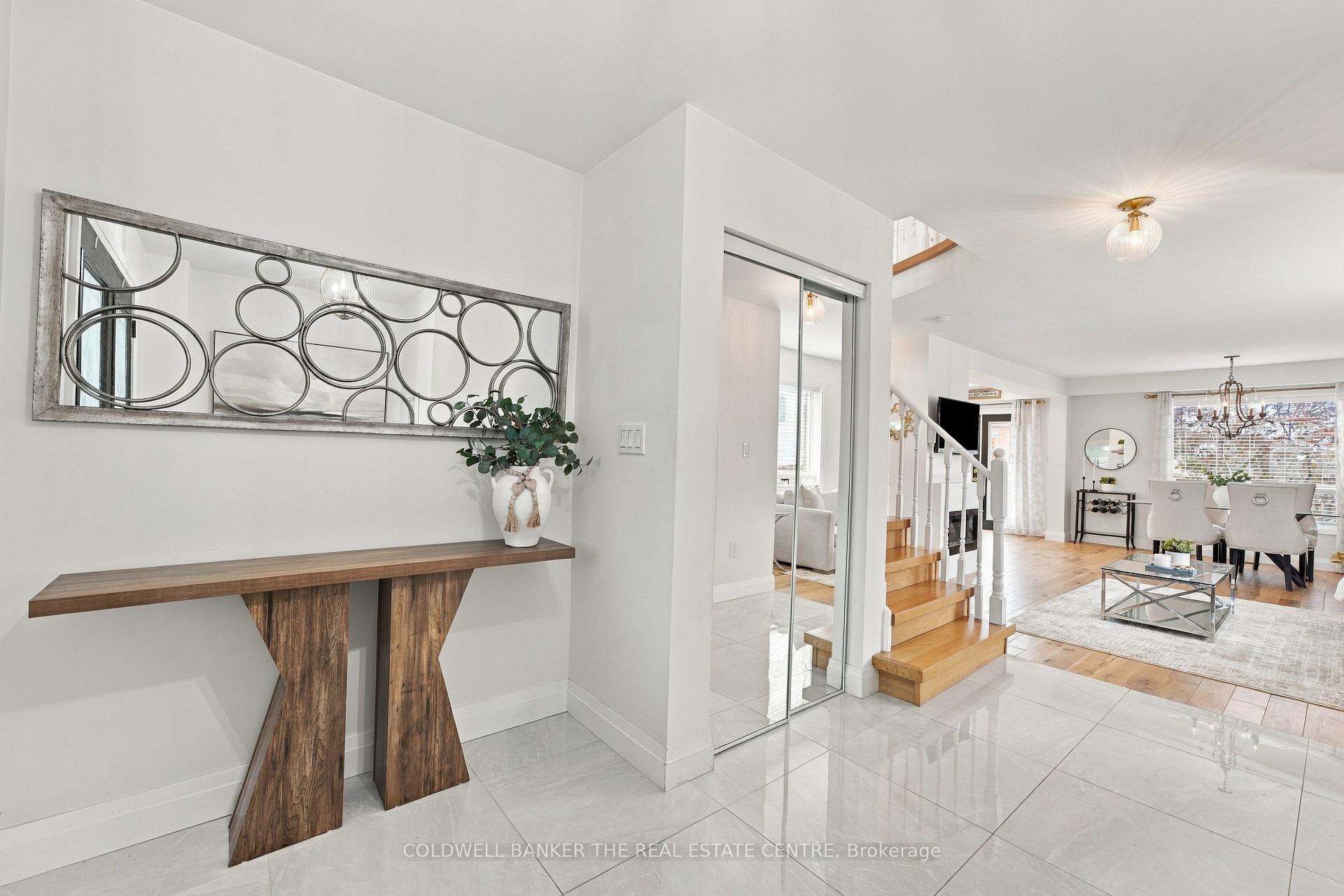 Photo 8 of 28 Hirst Avenue E, Georgina, Keswick South — HOMEH