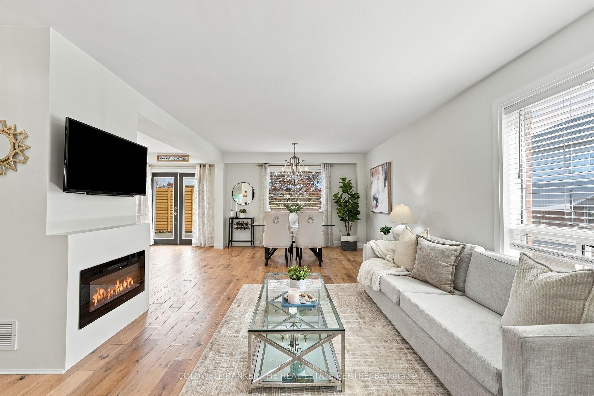 Photo 10 of 28 Hirst Avenue E, Georgina, Keswick South — HOMEH