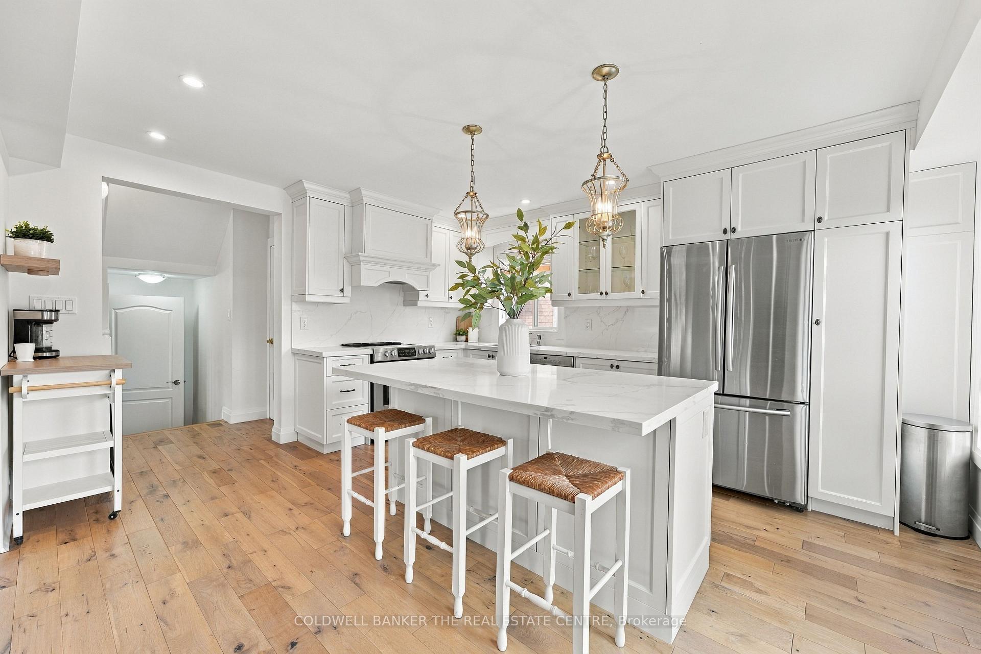 Photo 16 of 28 Hirst Avenue E, Georgina, Keswick South — HOMEH