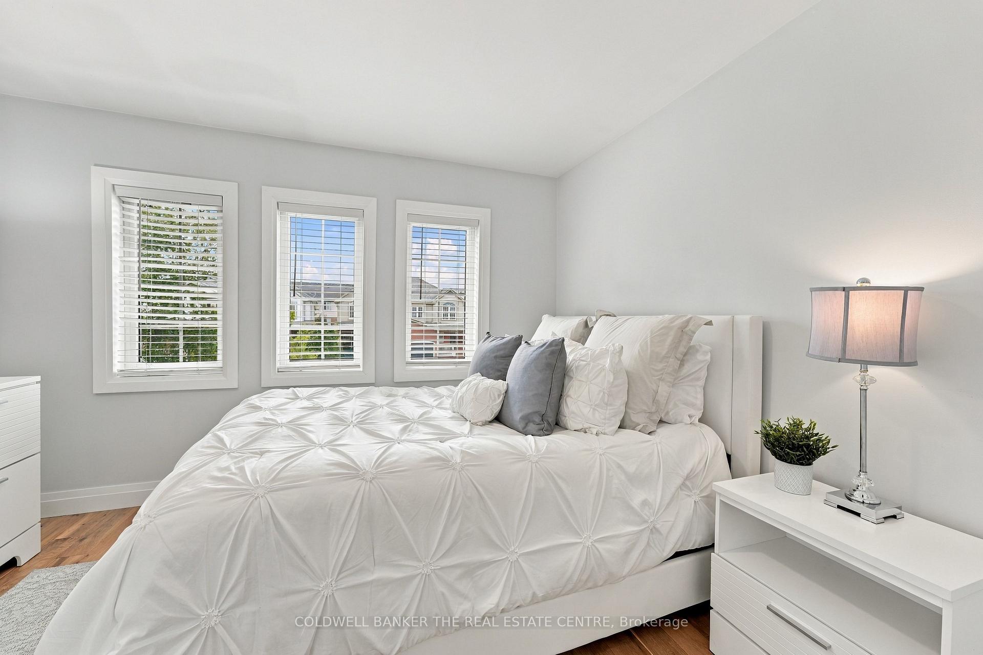 Photo 25 of 28 Hirst Avenue E, Georgina, Keswick South — HOMEH