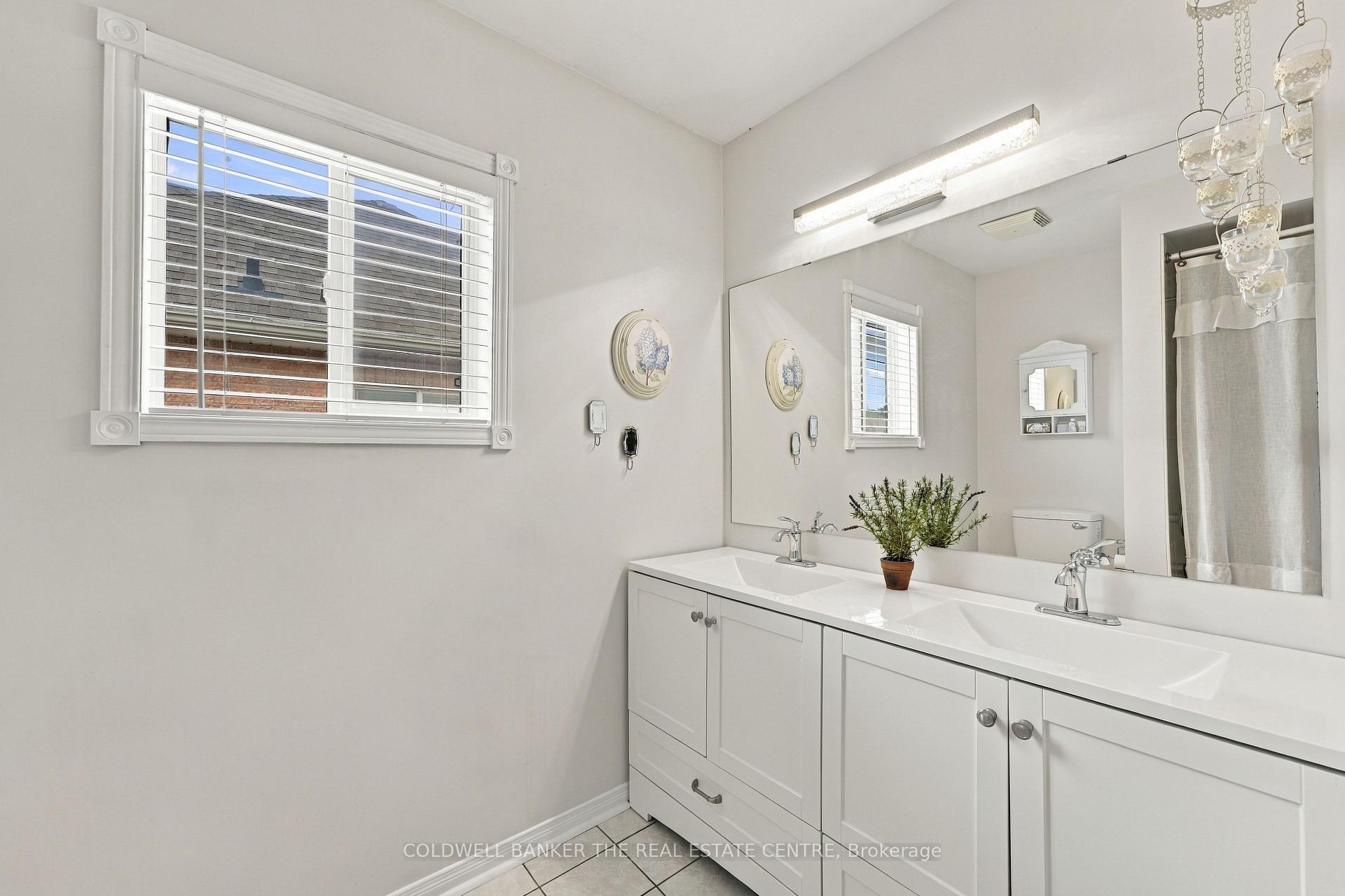 Photo 28 of 28 Hirst Avenue E, Georgina, Keswick South — HOMEH