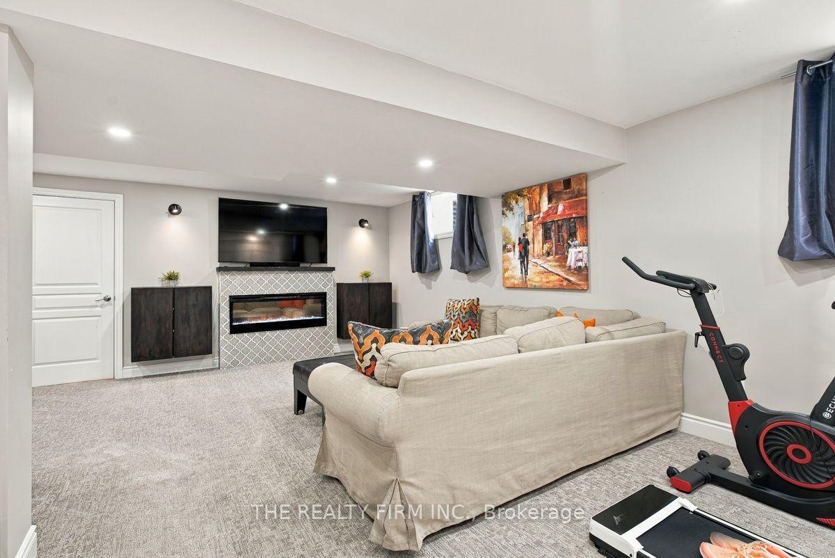 Photo 29 of 47 Greyrock Crescent, London, East A — HOMEH