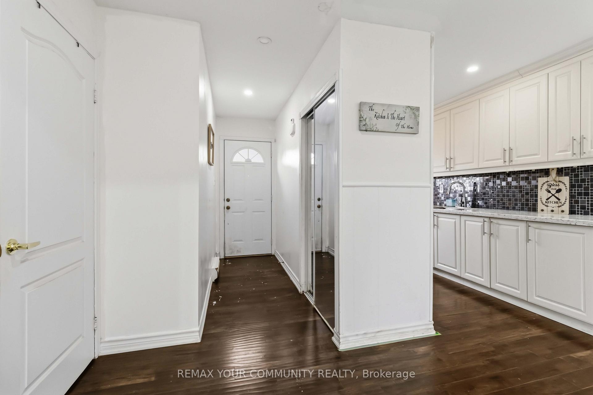 Photo 2 of 11 Grantbrook Court, Brampton, Northgate — HOMEH