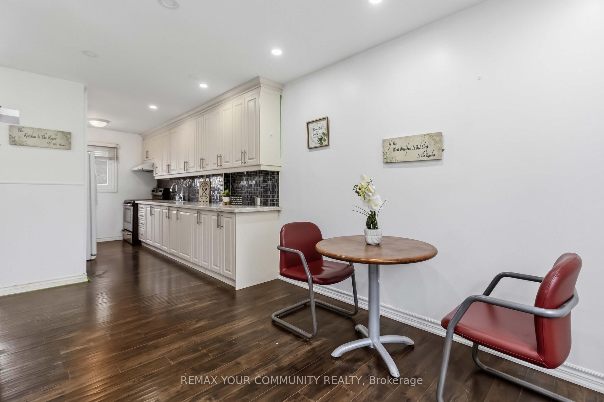 Photo 3 of 11 Grantbrook Court, Brampton, Northgate — HOMEH