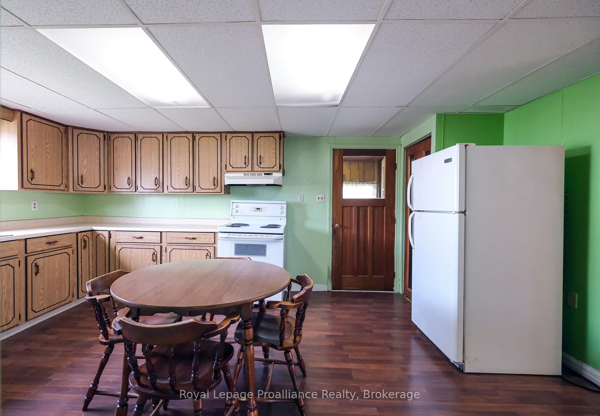 Photo 8 of 39 Centre Street, Belleville, Belleville Ward — HOMEH