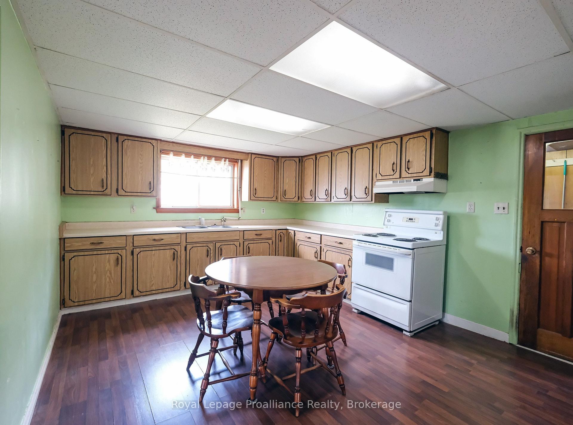 Photo 9 of 39 Centre Street, Belleville, Belleville Ward — HOMEH