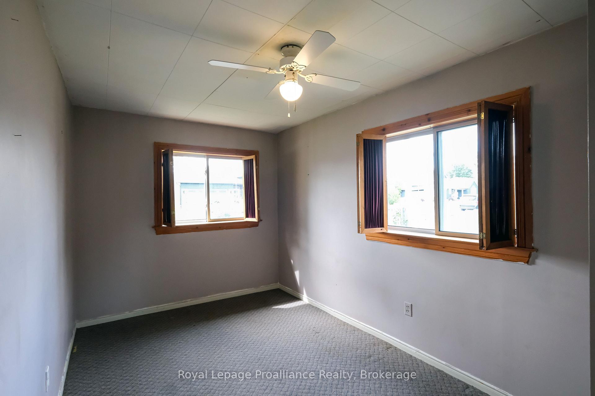 Photo 13 of 39 Centre Street, Belleville, Belleville Ward — HOMEH