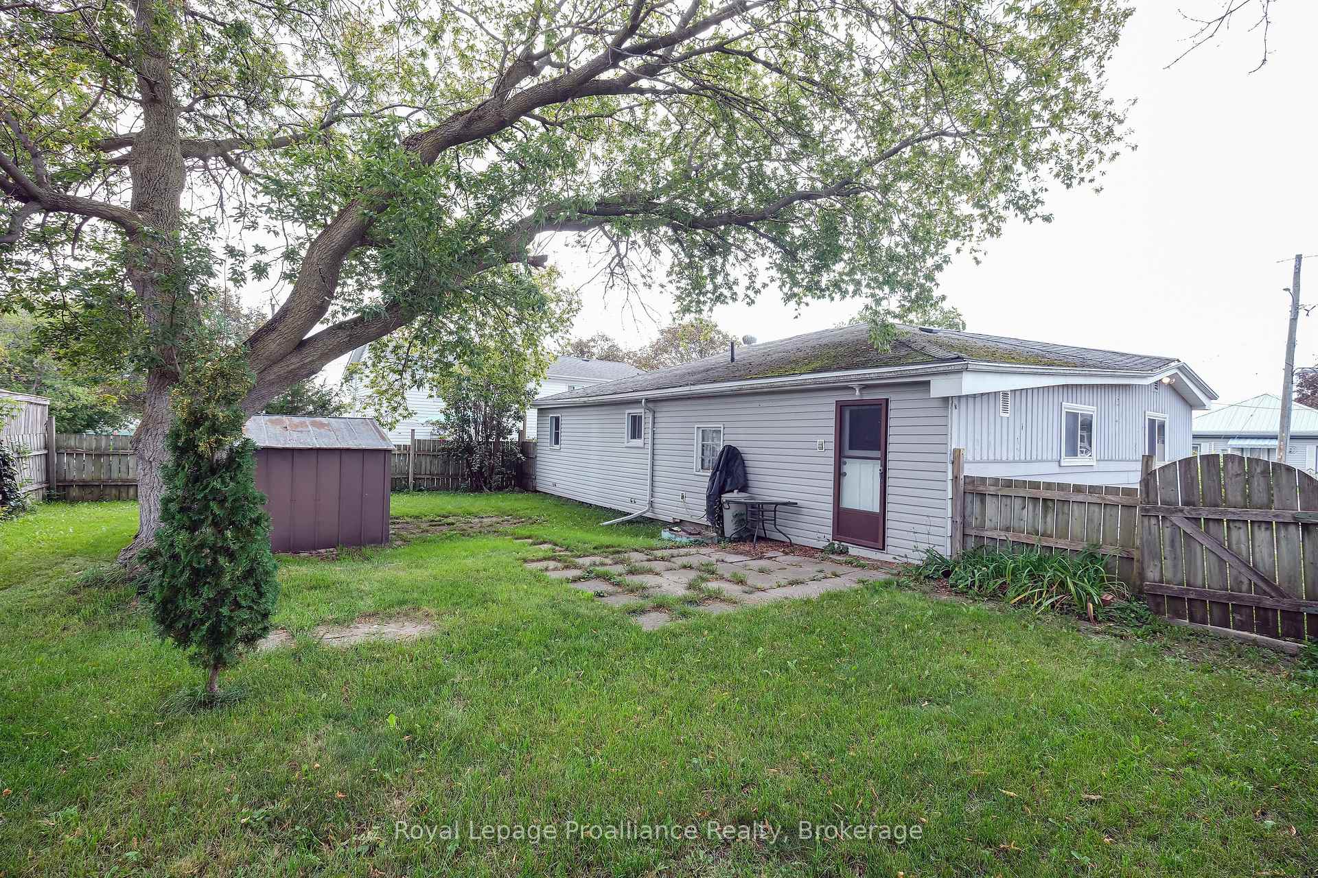 Photo 17 of 39 Centre Street, Belleville, Belleville Ward — HOMEH