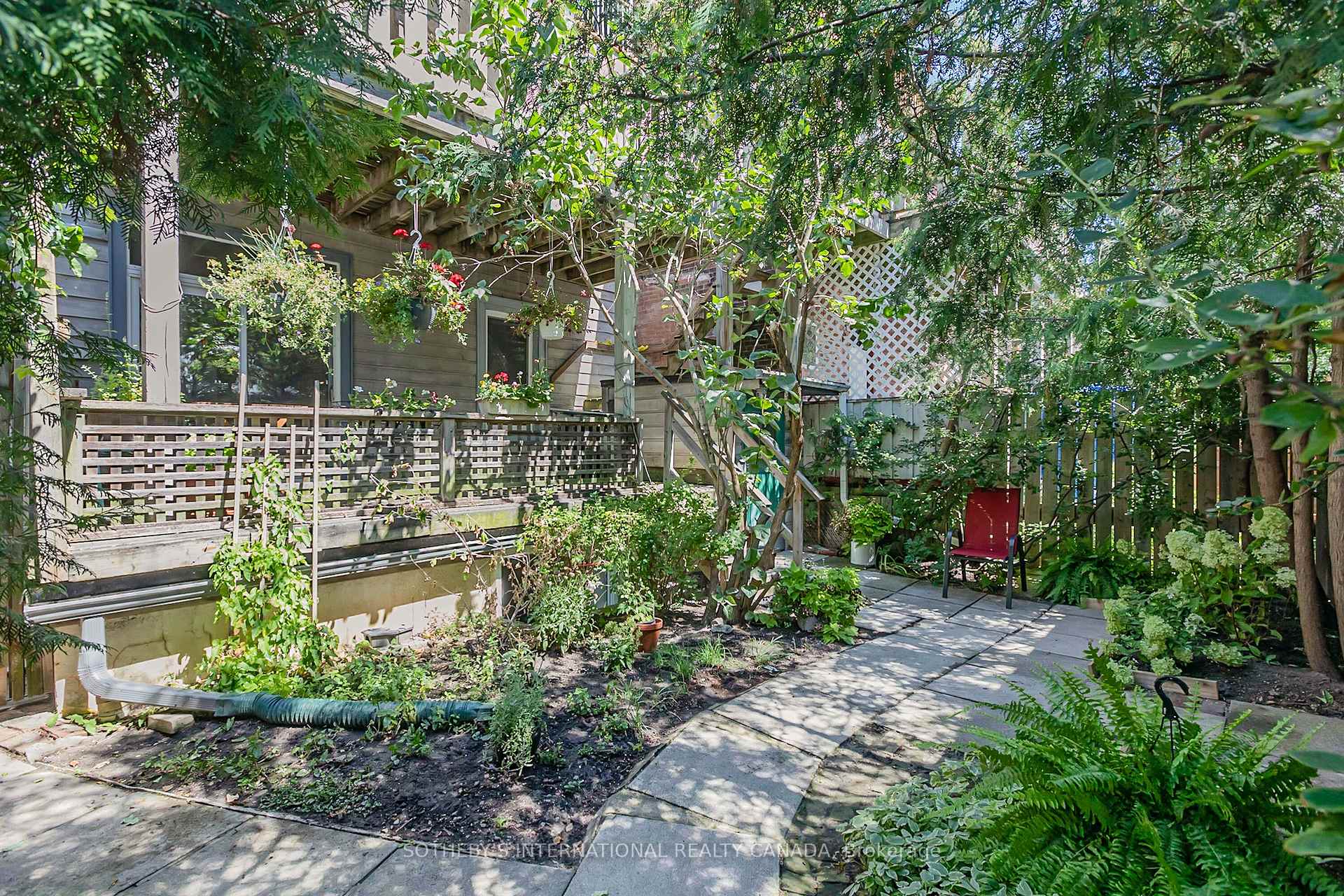 Photo 3 of Unit Lower, 89 Willcocks Street, Toronto, University — HOMEH