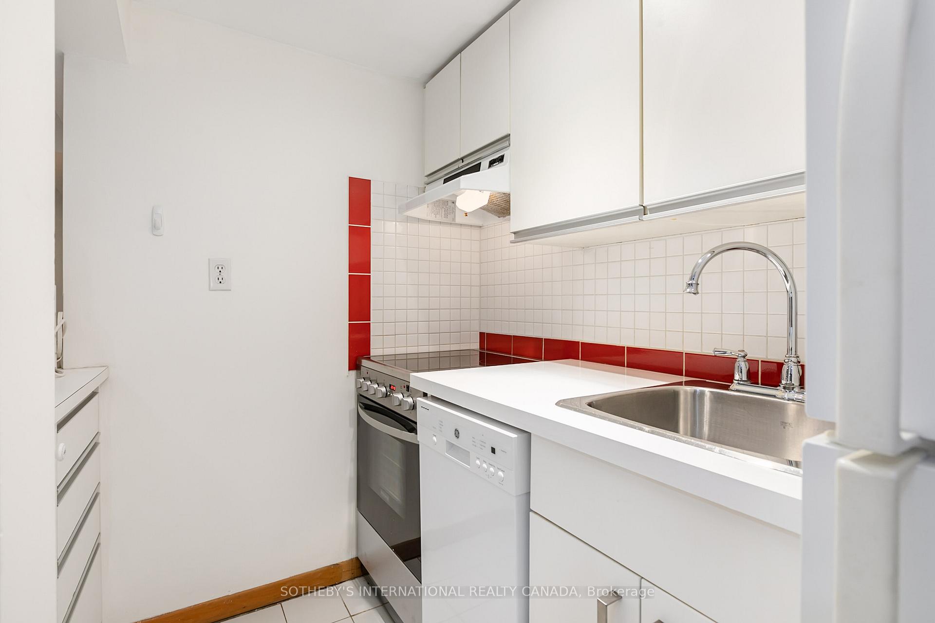 Photo 11 of Unit Lower, 89 Willcocks Street, Toronto, University — HOMEH