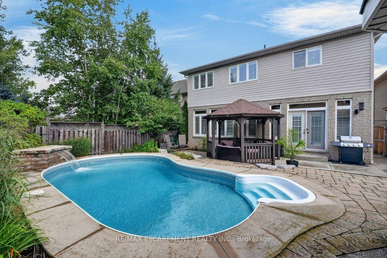 Photo 10 of 123 Moorland Crescent, Hamilton, Meadowlands — HOMEH