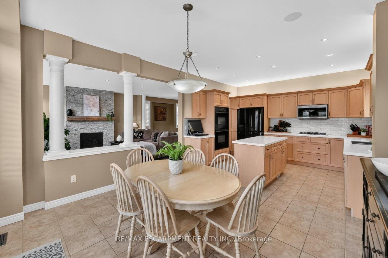 Photo 11 of 123 Moorland Crescent, Hamilton, Meadowlands — HOMEH