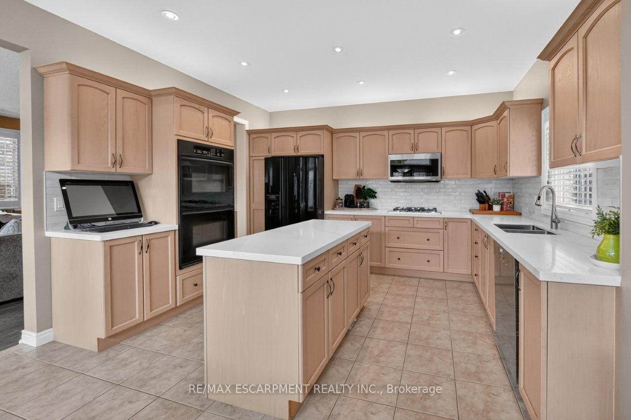 Photo 12 of 123 Moorland Crescent, Hamilton, Meadowlands — HOMEH