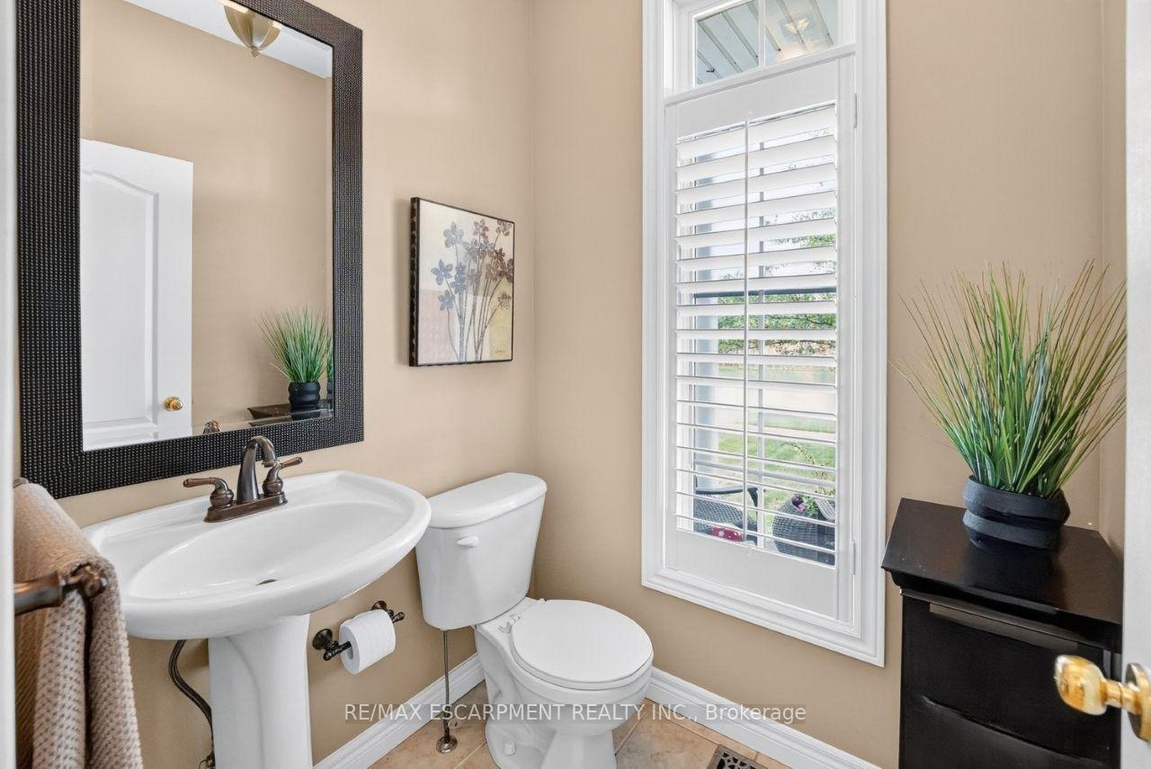 Photo 14 of 123 Moorland Crescent, Hamilton, Meadowlands — HOMEH