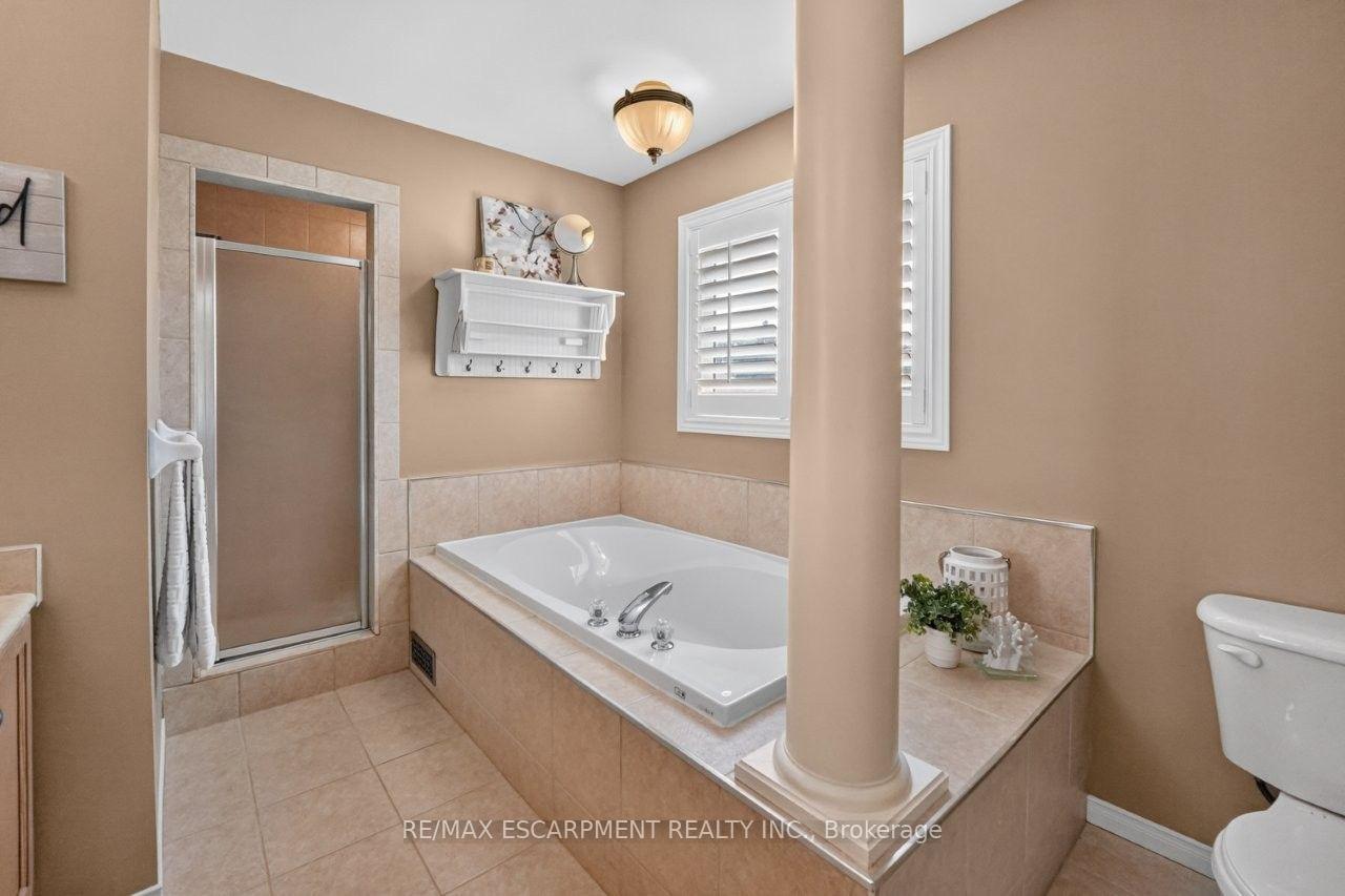 Photo 19 of 123 Moorland Crescent, Hamilton, Meadowlands — HOMEH