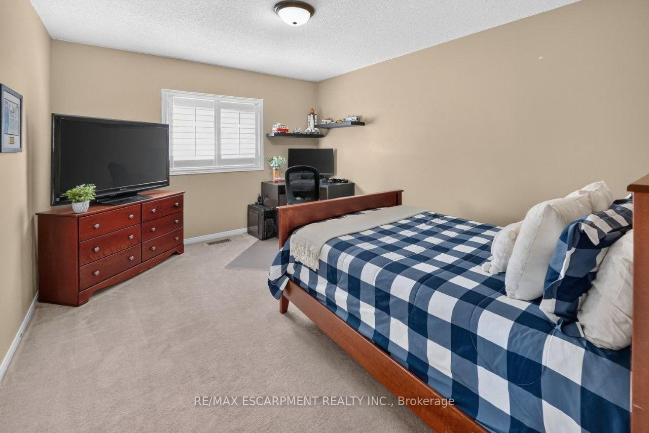 Photo 22 of 123 Moorland Crescent, Hamilton, Meadowlands — HOMEH