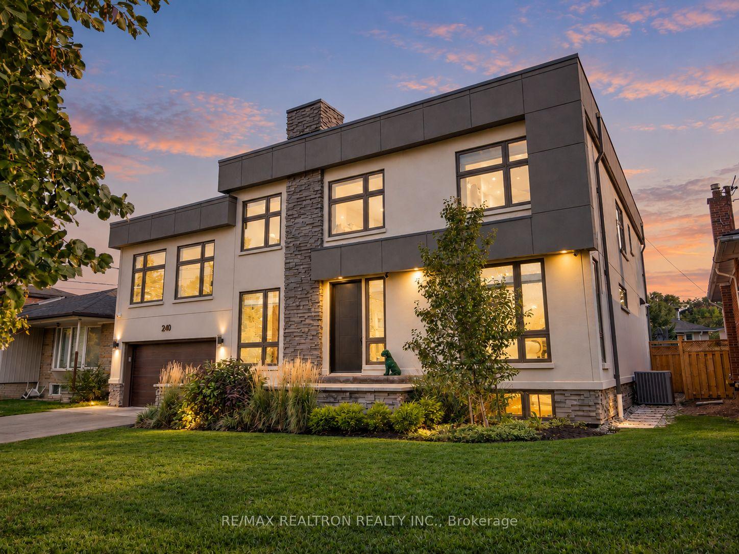Photo of 240 Maxwell Street