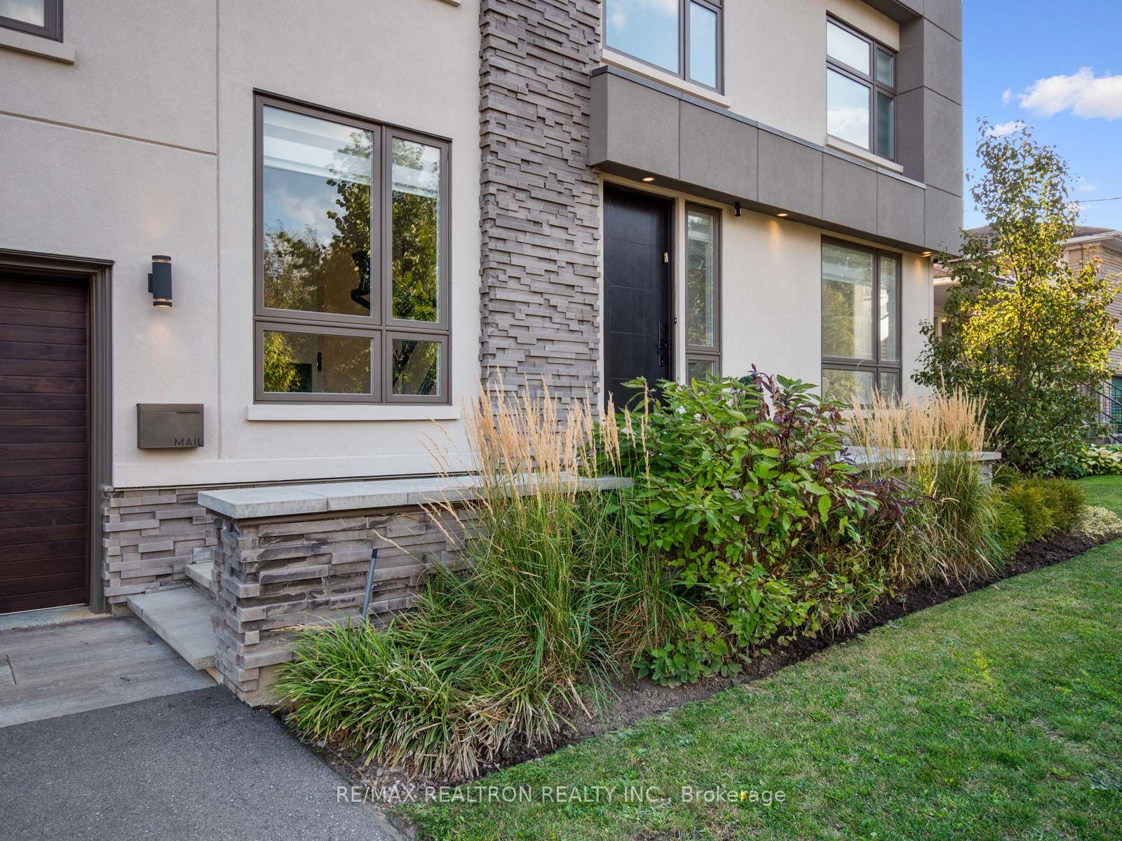 Photo 3 of 240 Maxwell Street, North York, Bathurst Manor — HOMEH