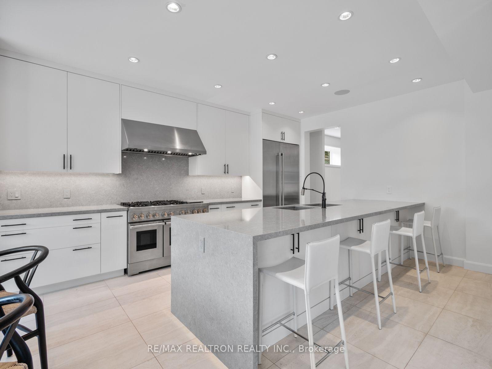 Photo 8 of 240 Maxwell Street, North York, Bathurst Manor — HOMEH