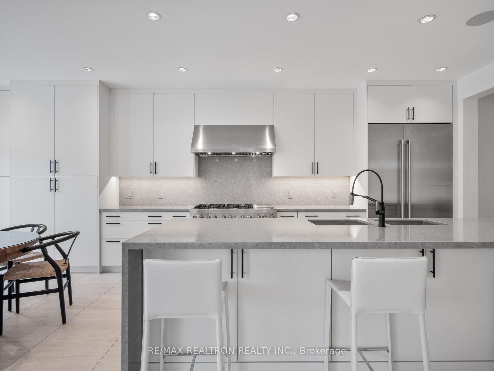 Photo 9 of 240 Maxwell Street, North York, Bathurst Manor — HOMEH