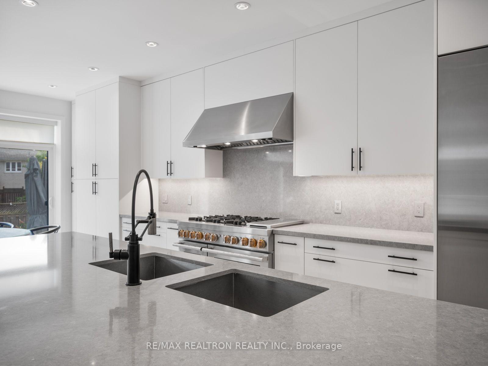 Photo 10 of 240 Maxwell Street, North York, Bathurst Manor — HOMEH