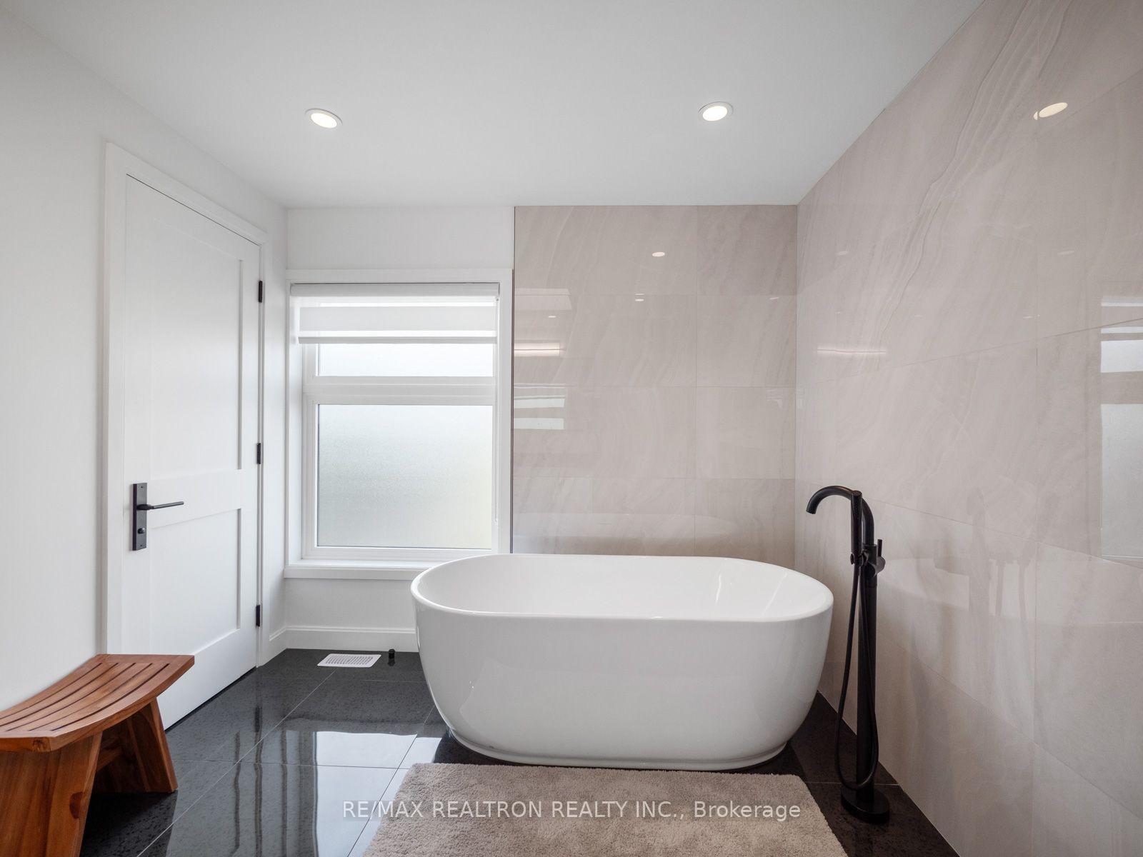 Photo 18 of 240 Maxwell Street, North York, Bathurst Manor — HOMEH
