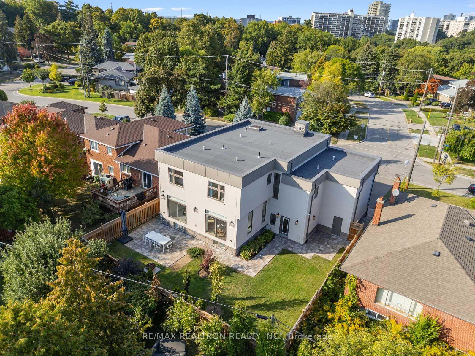 Photo 32 of 240 Maxwell Street, North York, Bathurst Manor — HOMEH