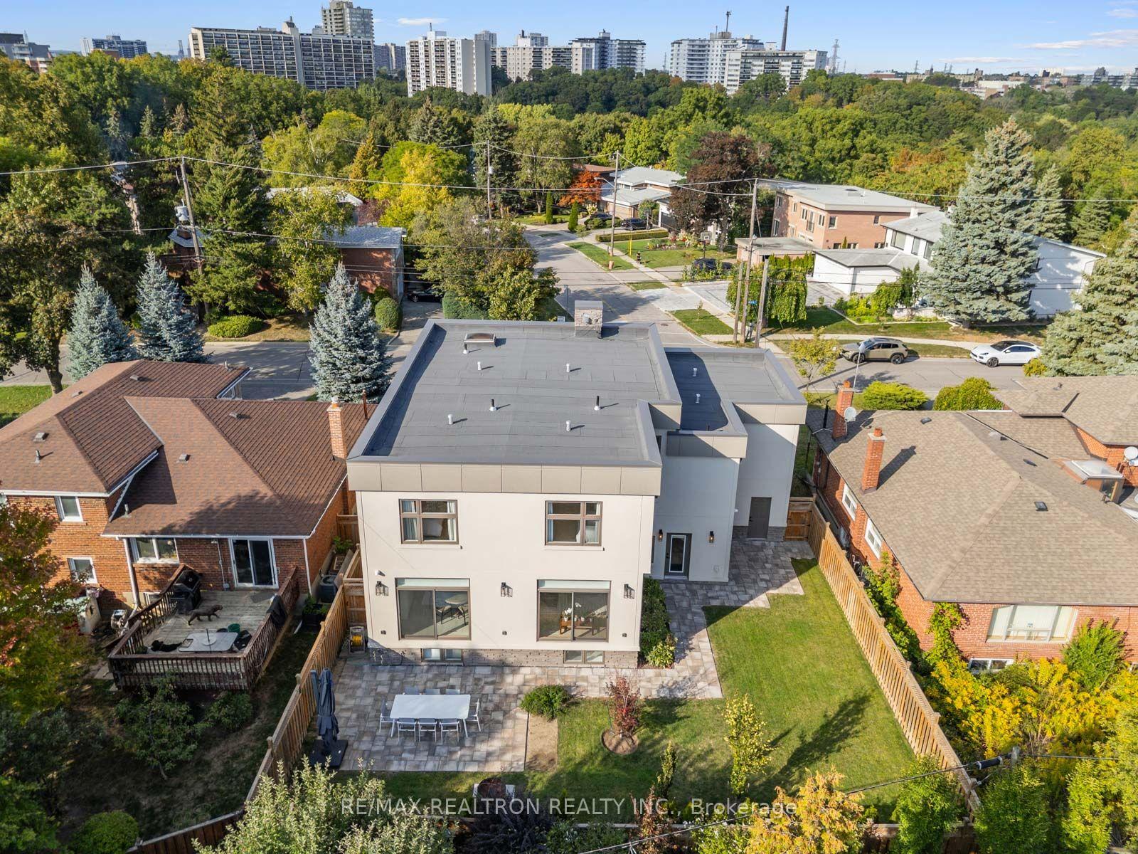 Photo 33 of 240 Maxwell Street, North York, Bathurst Manor — HOMEH