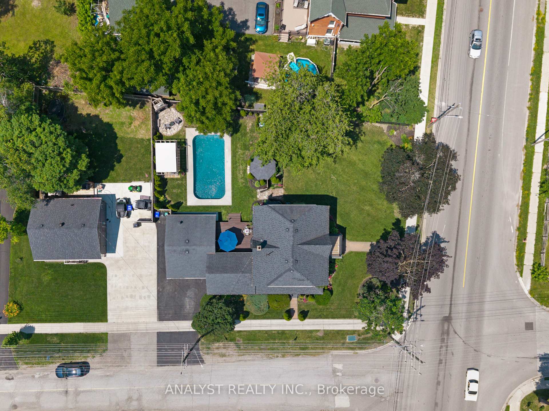 Photo 4 of 20 King Street S, Innisfil, Cookstown — HOMEH