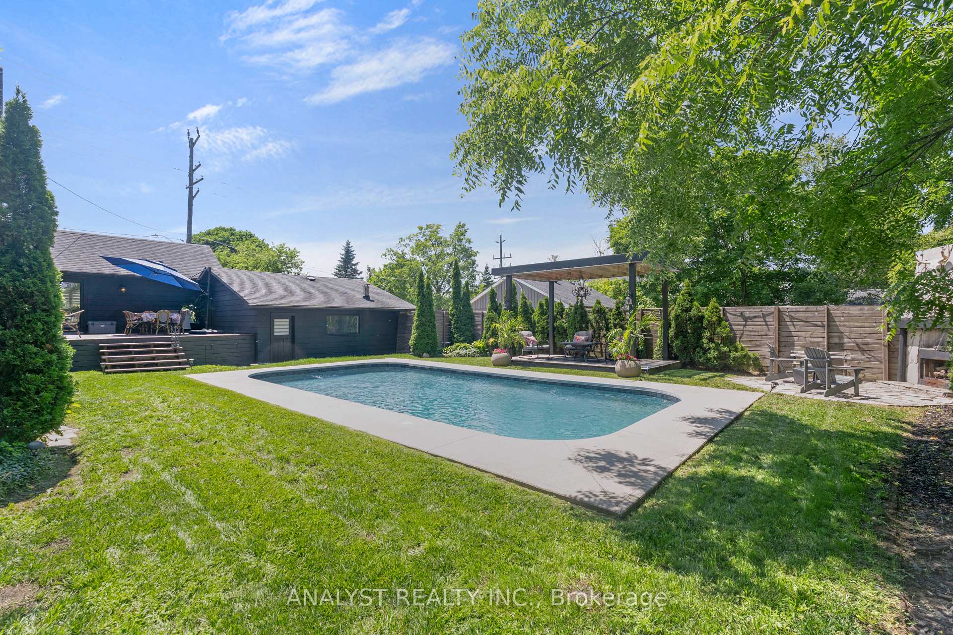Photo 6 of 20 King Street S, Innisfil, Cookstown — HOMEH