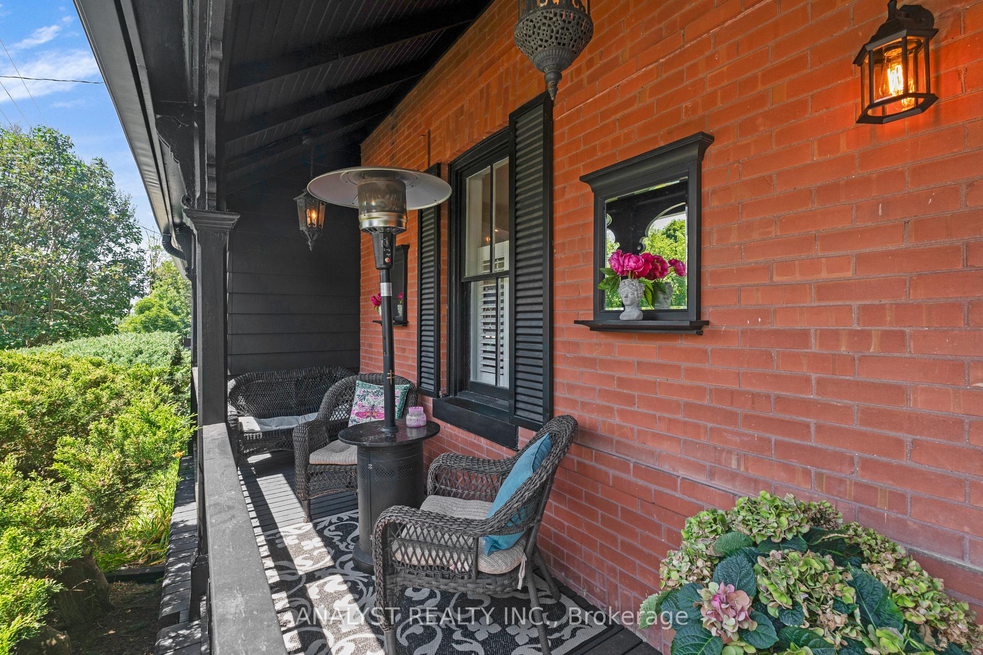 Photo 9 of 20 King Street S, Innisfil, Cookstown — HOMEH