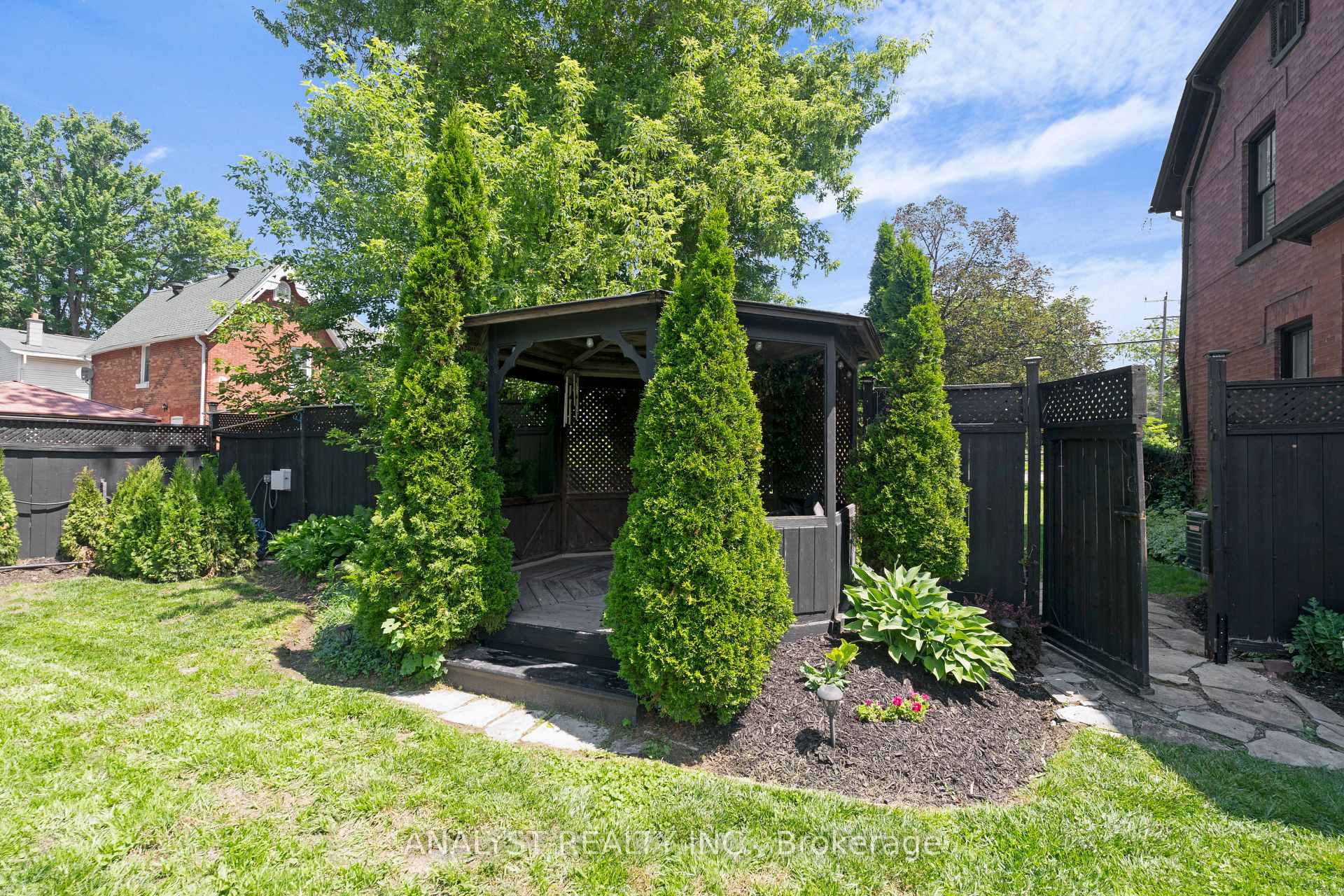 Photo 39 of 20 King Street S, Innisfil, Cookstown — HOMEH