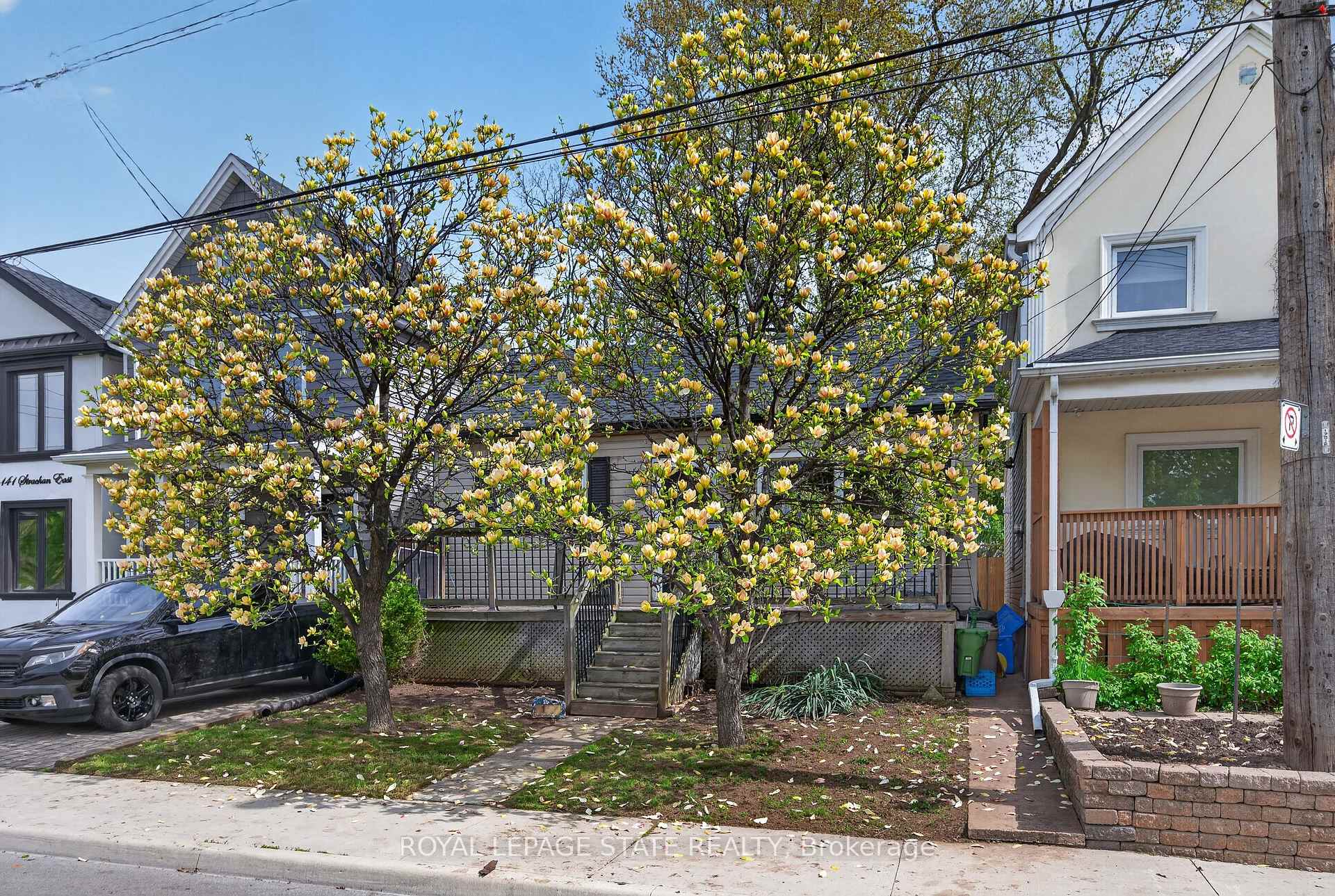 Photo 3 of 147 Strachan Street E, Hamilton, North End — HOMEH