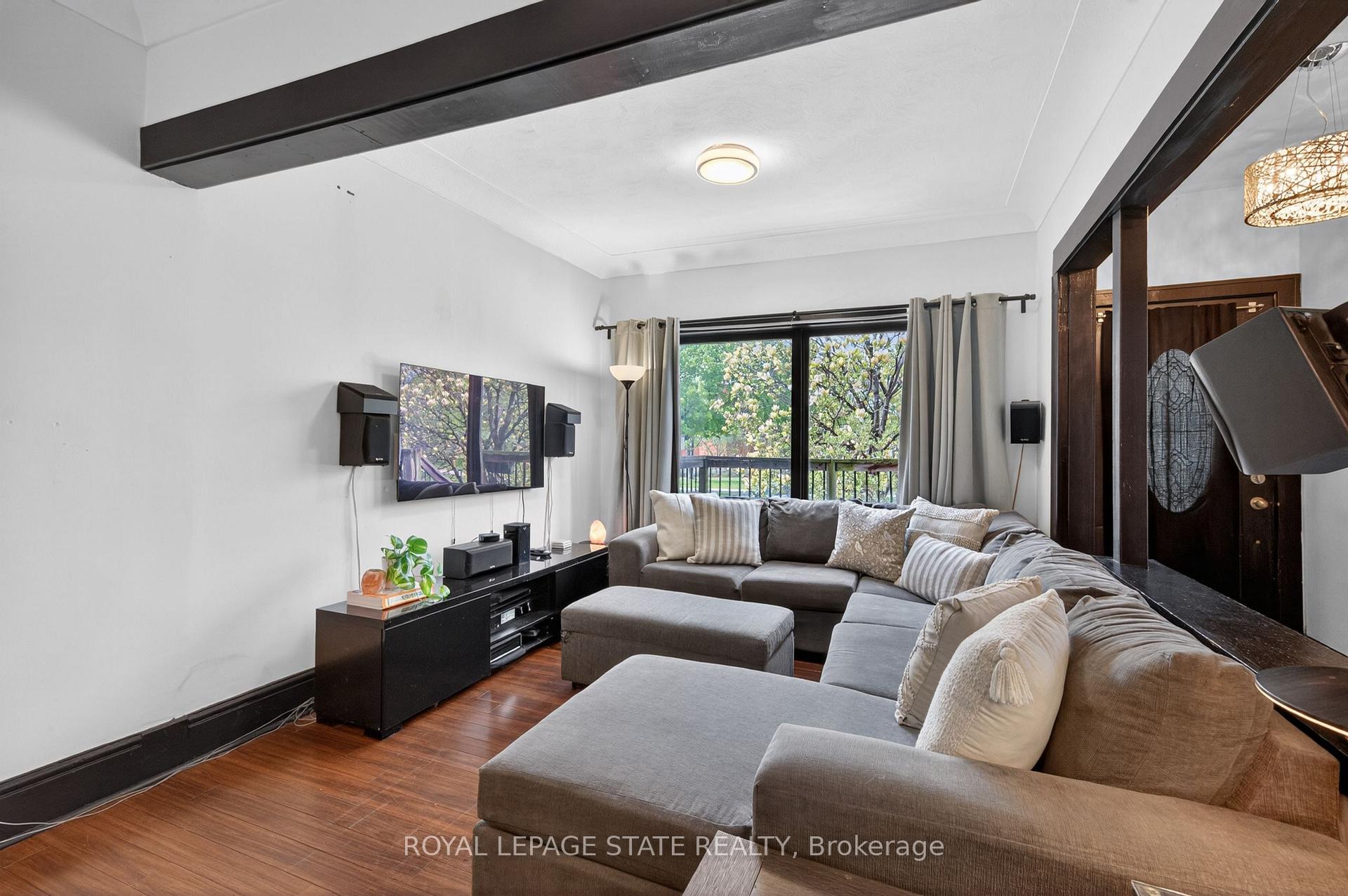 Photo 4 of 147 Strachan Street E, Hamilton, North End — HOMEH