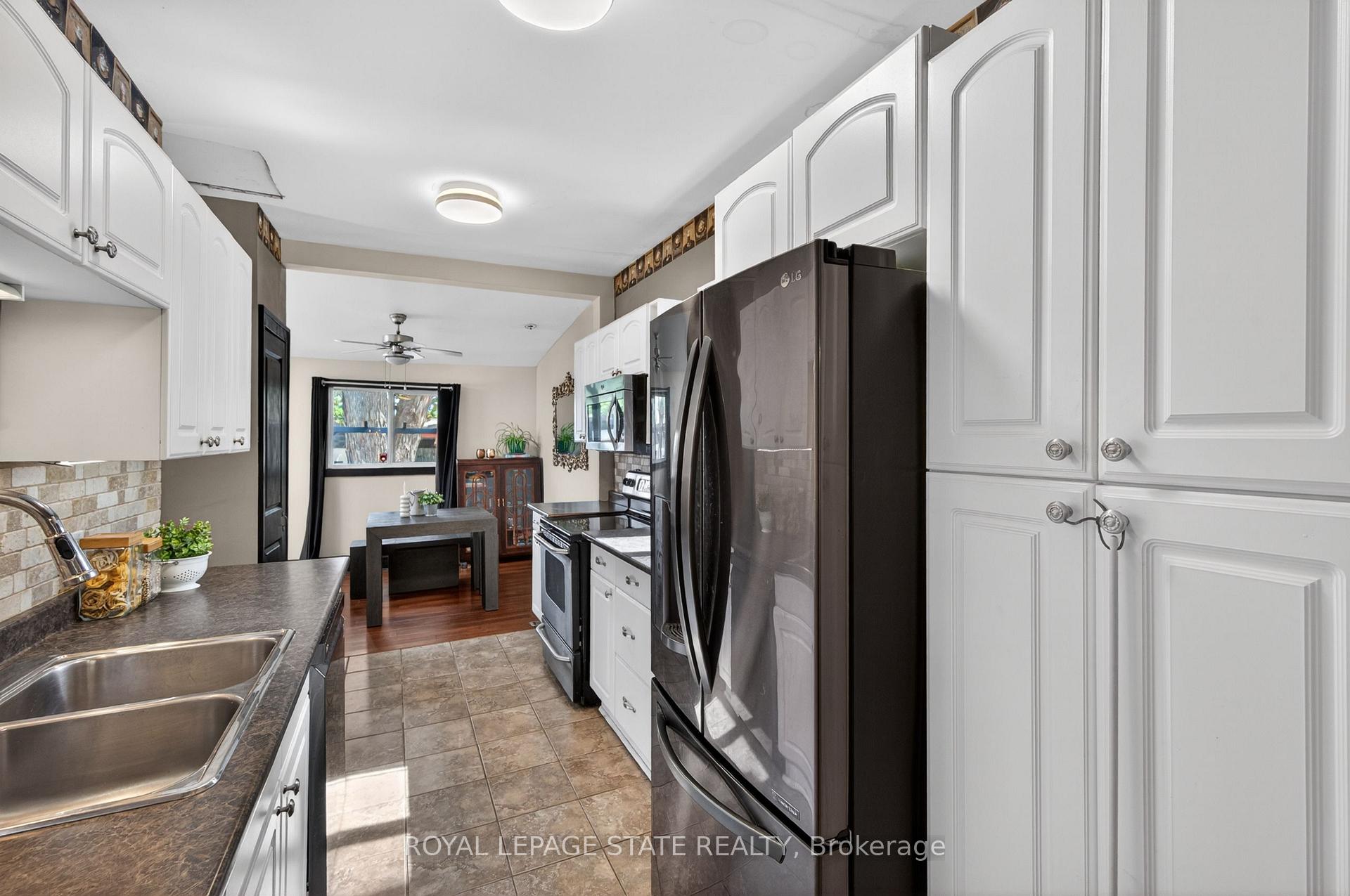Photo 15 of 147 Strachan Street E, Hamilton, North End — HOMEH