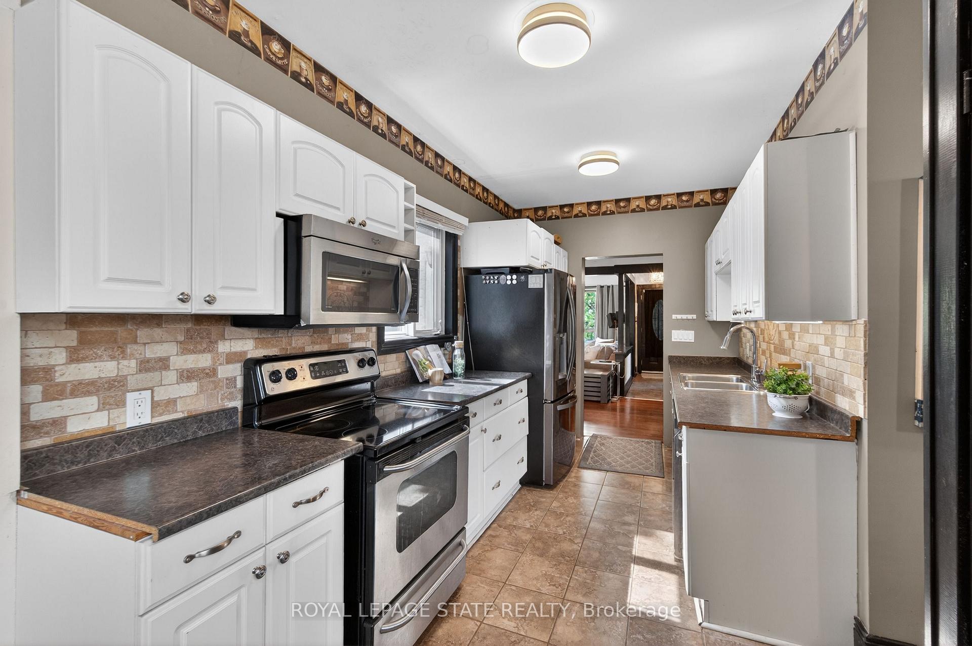 Photo 18 of 147 Strachan Street E, Hamilton, North End — HOMEH