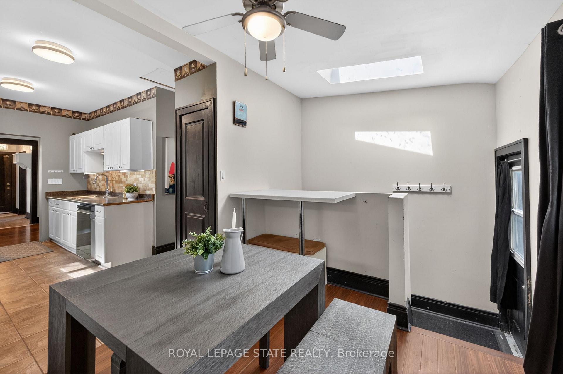 Photo 20 of 147 Strachan Street E, Hamilton, North End — HOMEH