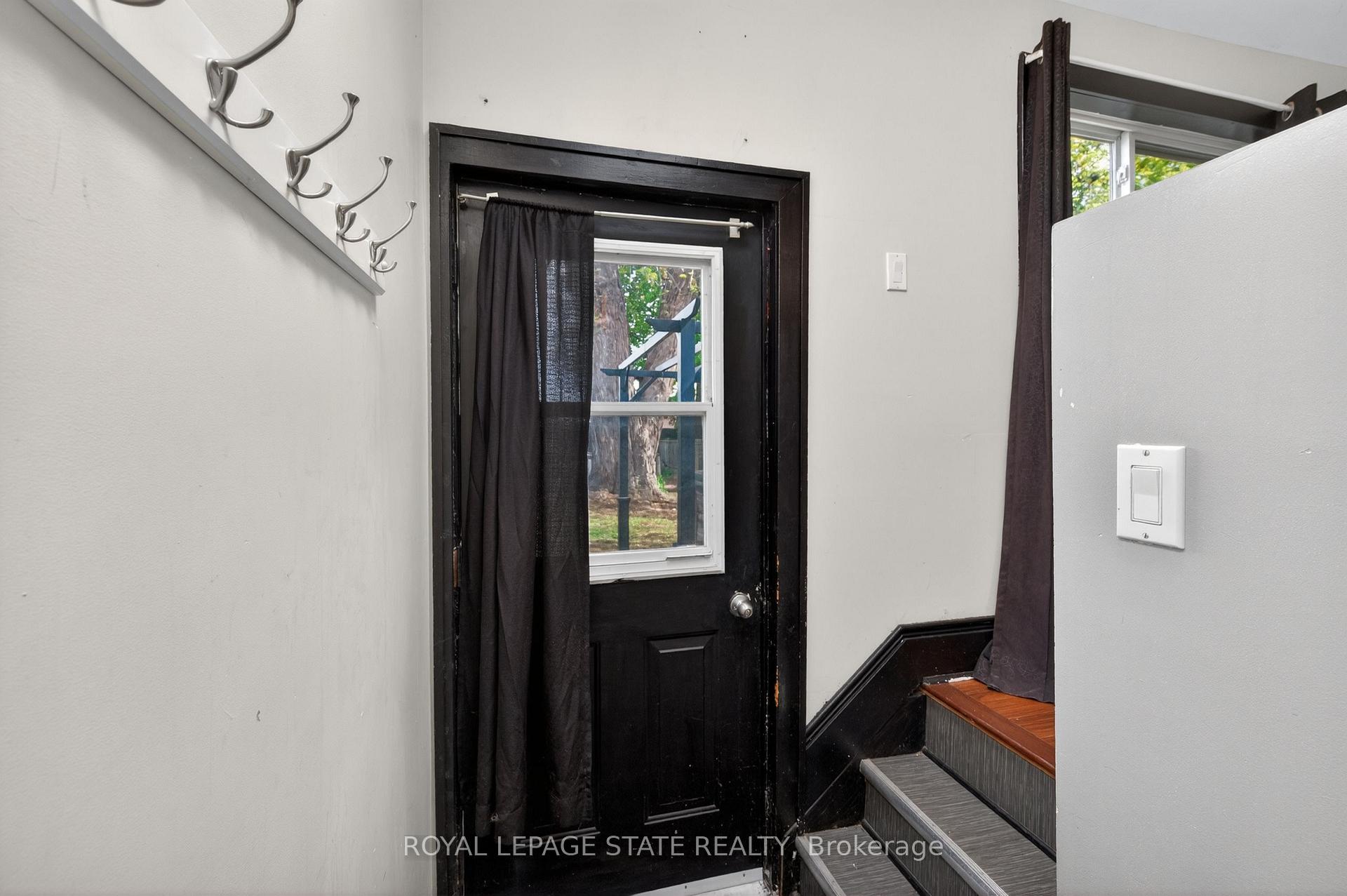 Photo 23 of 147 Strachan Street E, Hamilton, North End — HOMEH