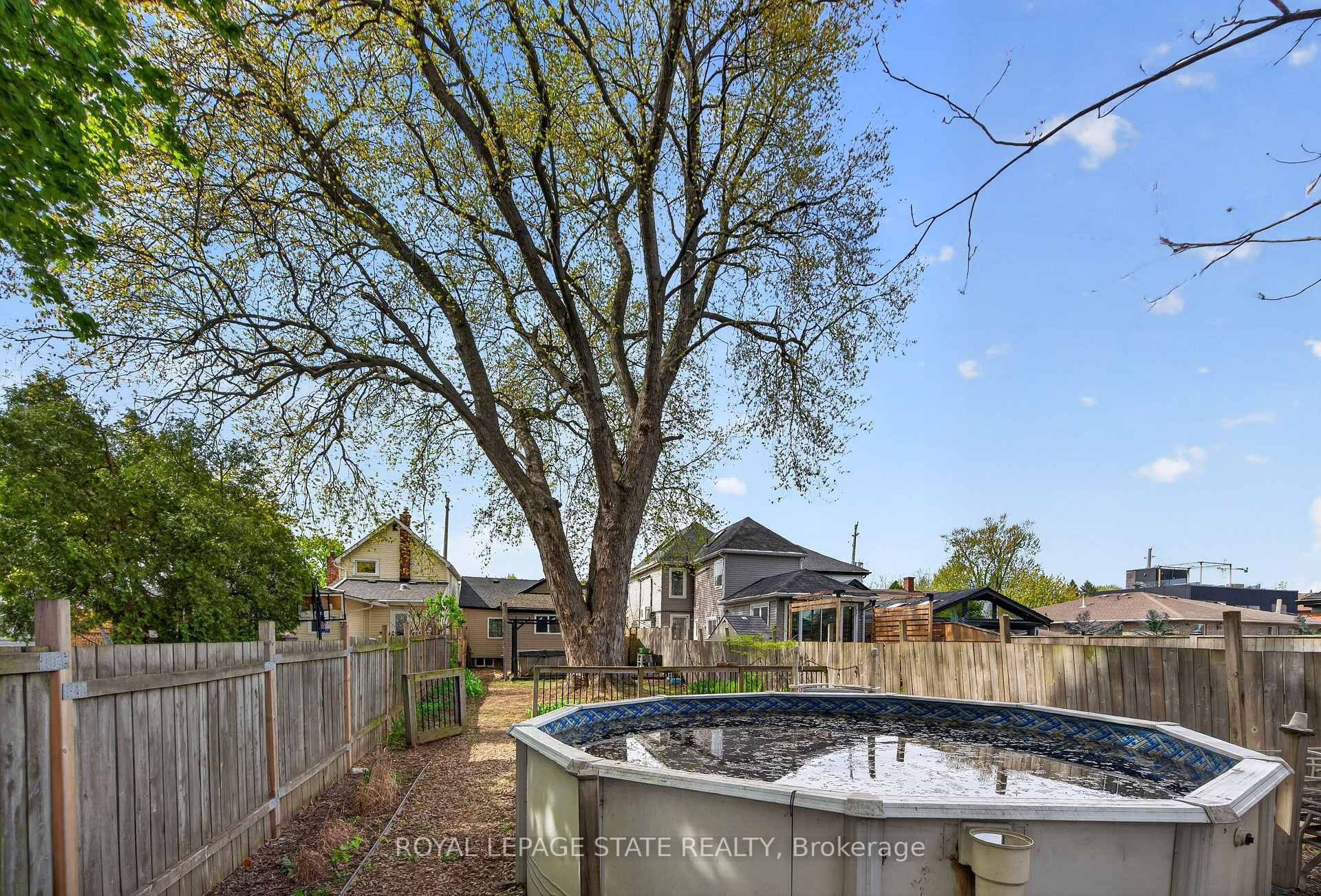 Photo 27 of 147 Strachan Street E, Hamilton, North End — HOMEH