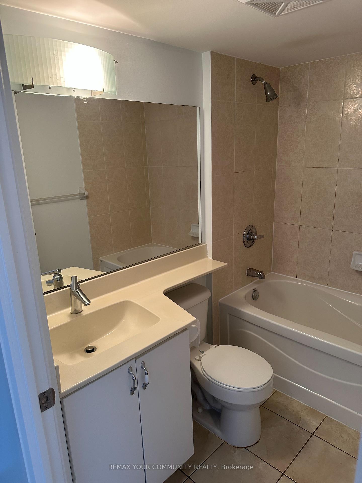 Photo 13 of Unit 406, 30 North Park Road, Vaughan, Beverley Glen — HOMEH