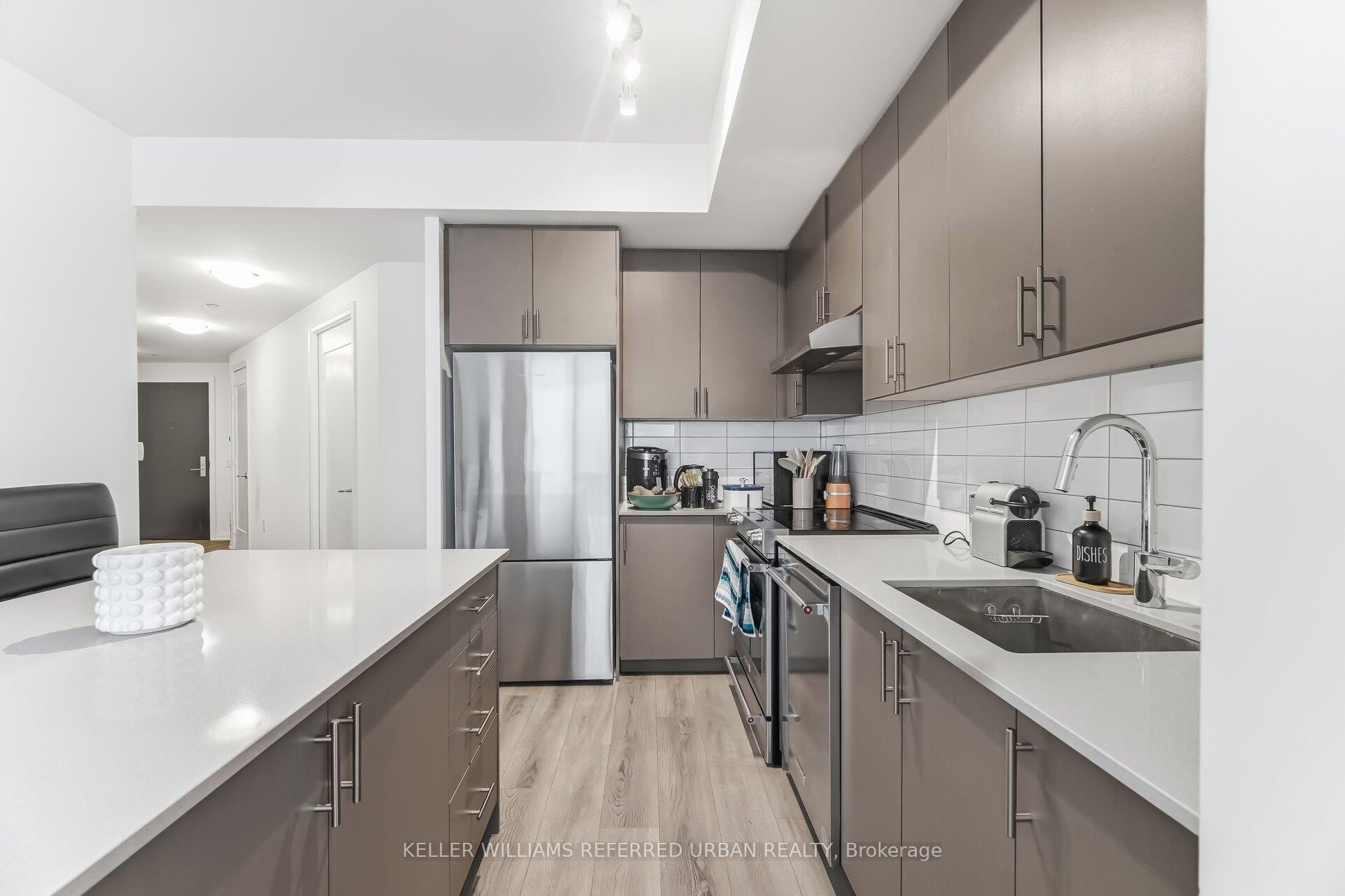 Photo 3 of Unit 1115, 9000 Jane Street, Vaughan, Maple — HOMEH