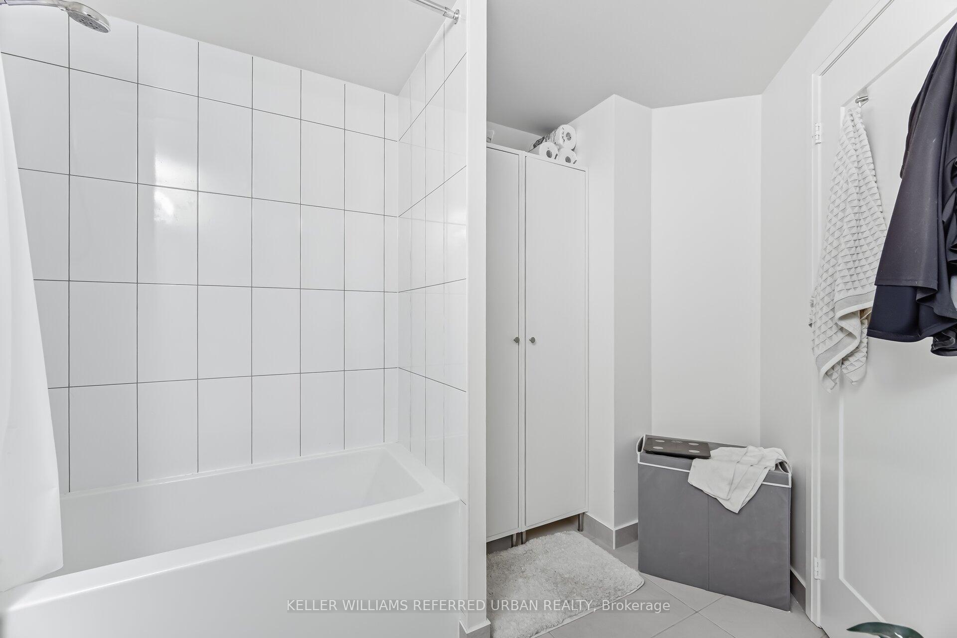 Photo 9 of Unit 1115, 9000 Jane Street, Vaughan, Maple — HOMEH