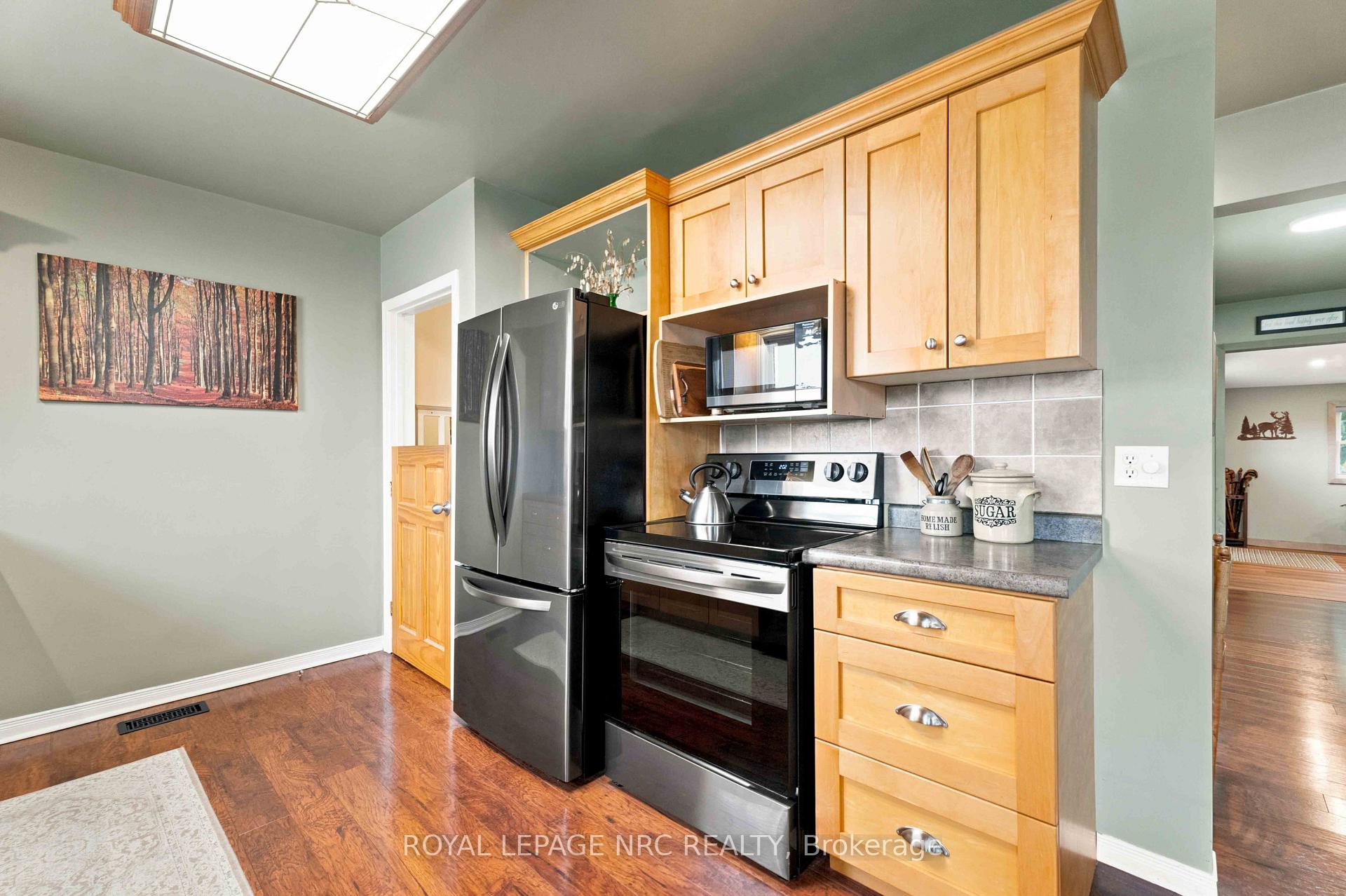 Photo 8 of 3302 Vine Street, Lincoln, Lincoln-Jordan/Vineland — HOMEH