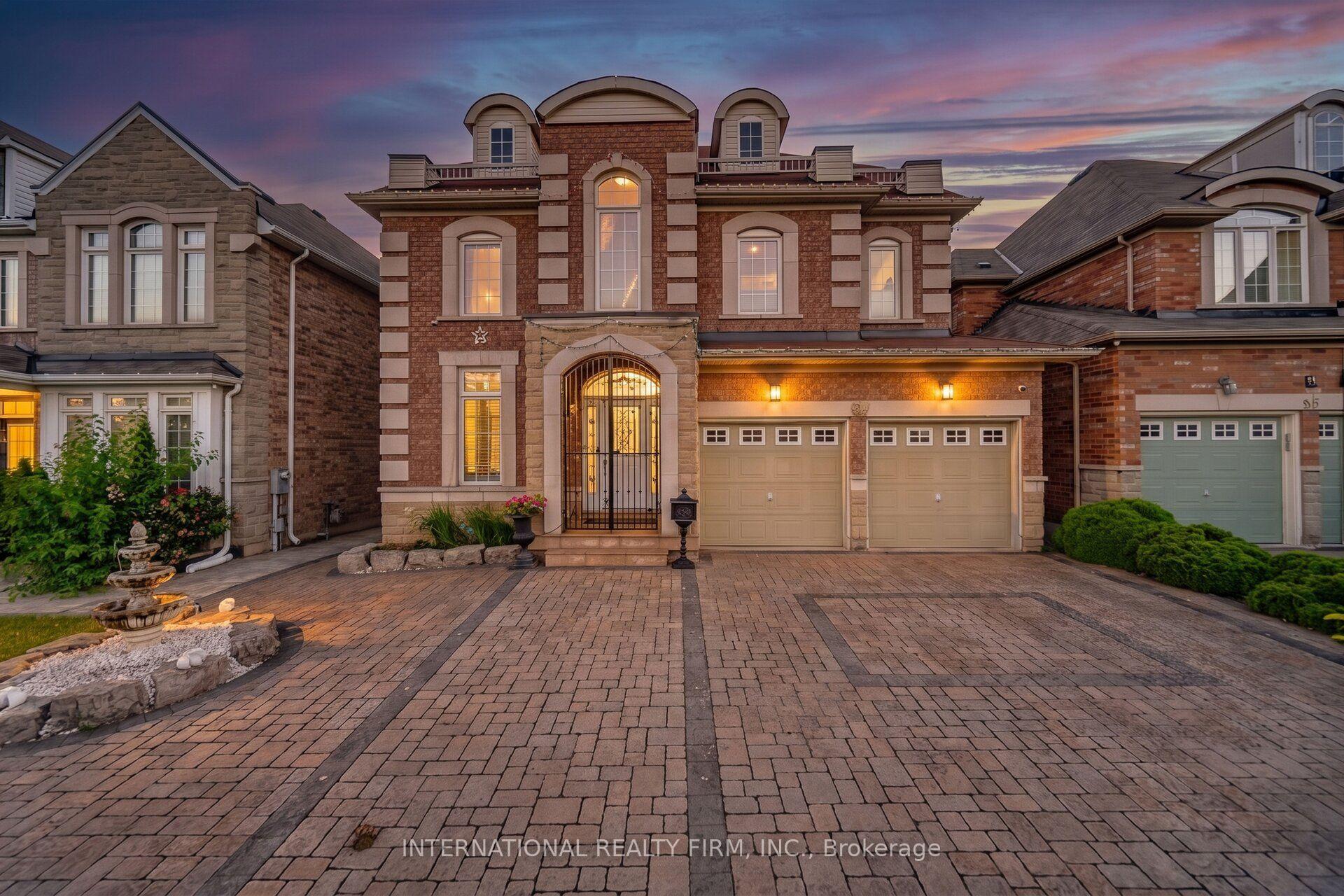 Photo 4 of 84 Fred Young Drive, North York, Downsview-Roding-CFB — HOMEH